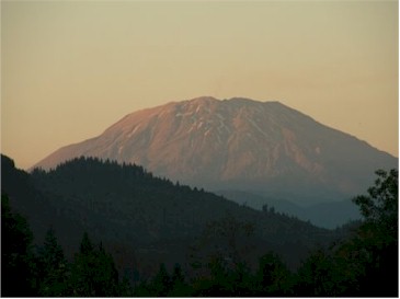 Mount St Helens bij zonsondergang